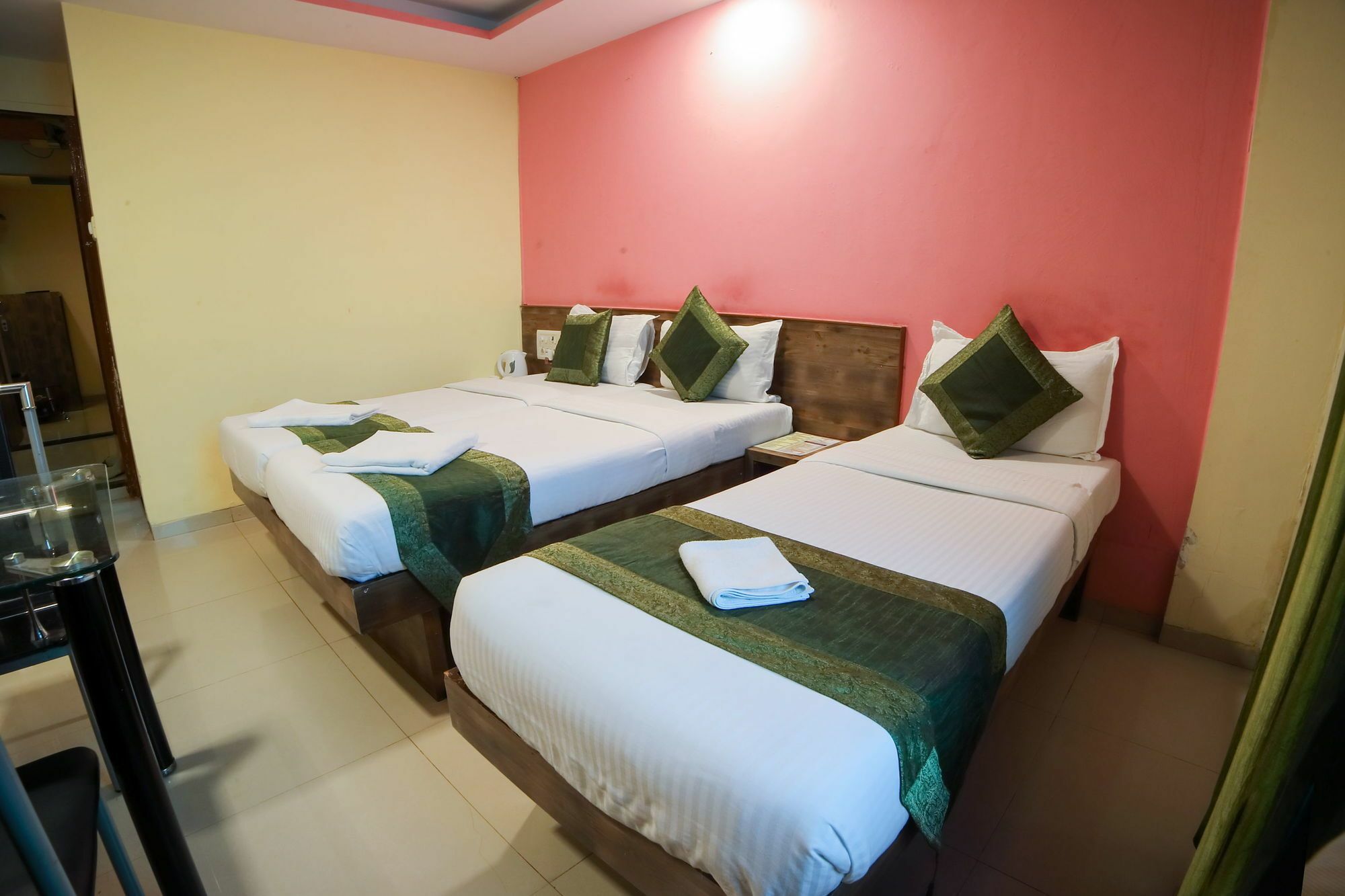 Oyo 8760 Hotel Arma Residency Bombay Exterior foto